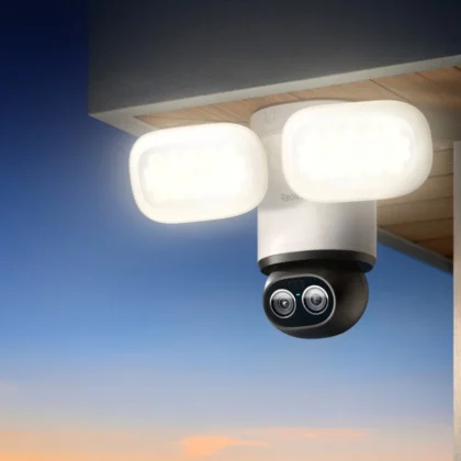 Reolink TrackFlex Floodlight WiFi 4K PTZ kamera
